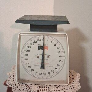 Vintage Hanson kichen scale